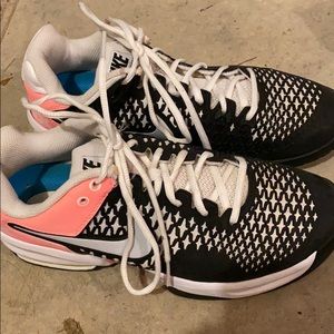 Nike tennis shoes
